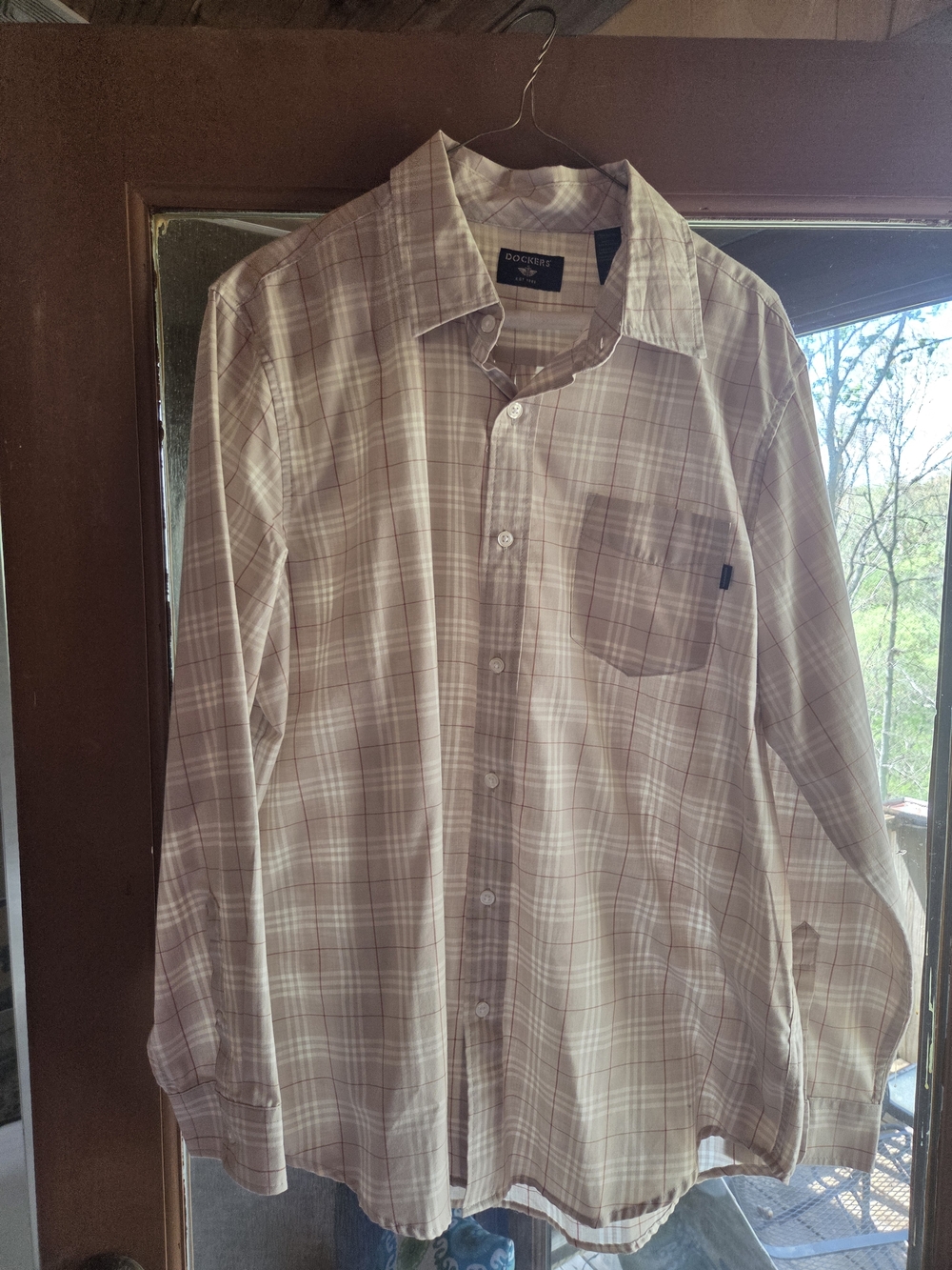 Dockers Men's Red/Tan/White Plaid Button-Up Shirt Large